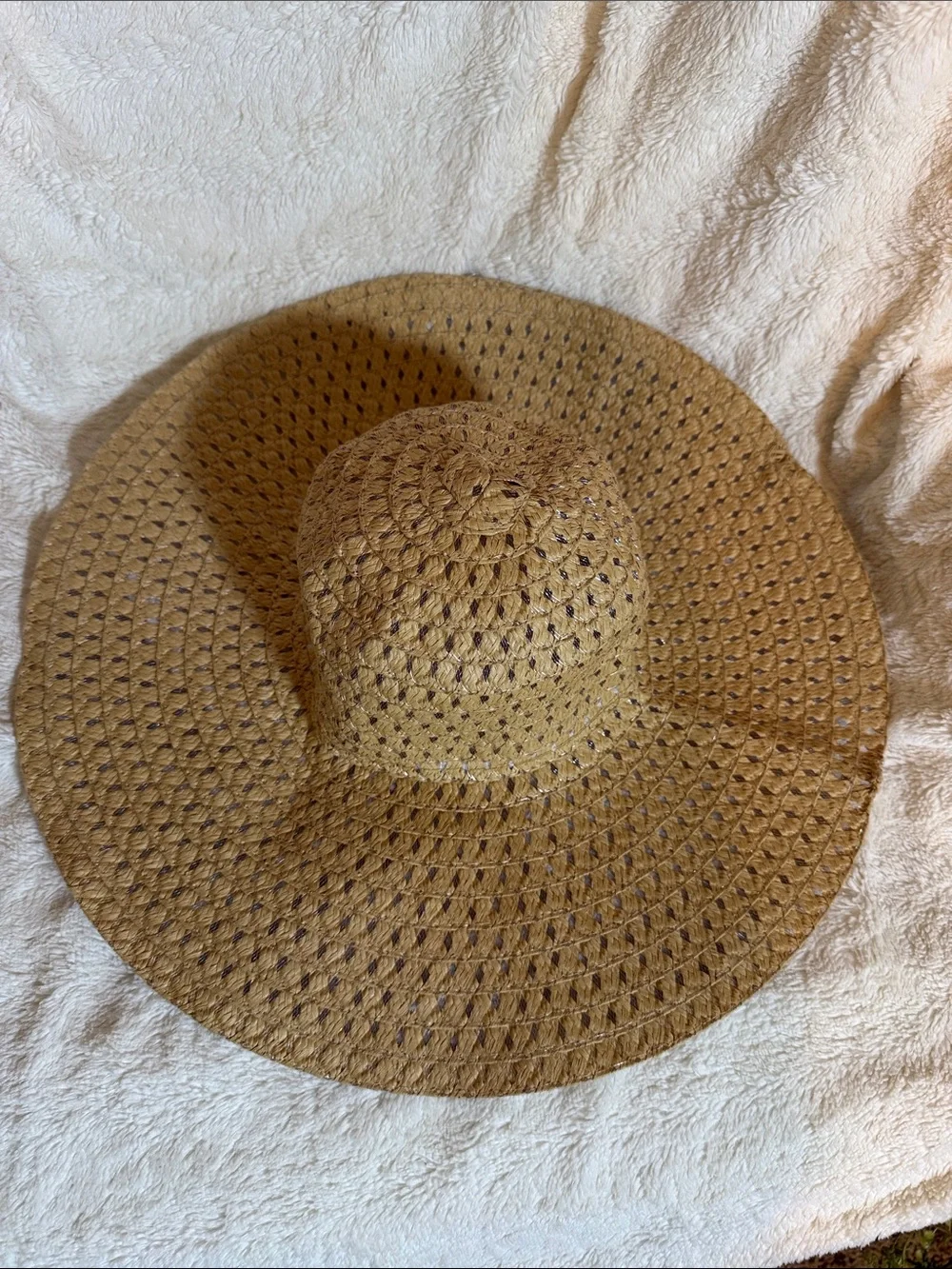 Womens Wide Brim Floppy Straw Sun Hat Tan Open Weave Paper Straw One Size
